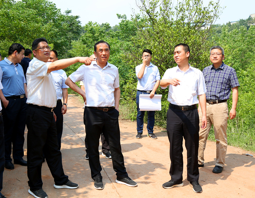 綜合整治環(huán)保項目 全力守護綠水青山 ——市委副書記、市長趙輝視察城市黑臭水體整治及污水垃圾處理設施項目